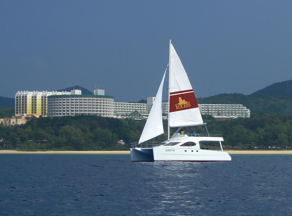 Okinawa Kariyushi Beach Resort Ocean Spa Онна Экстерьер фото